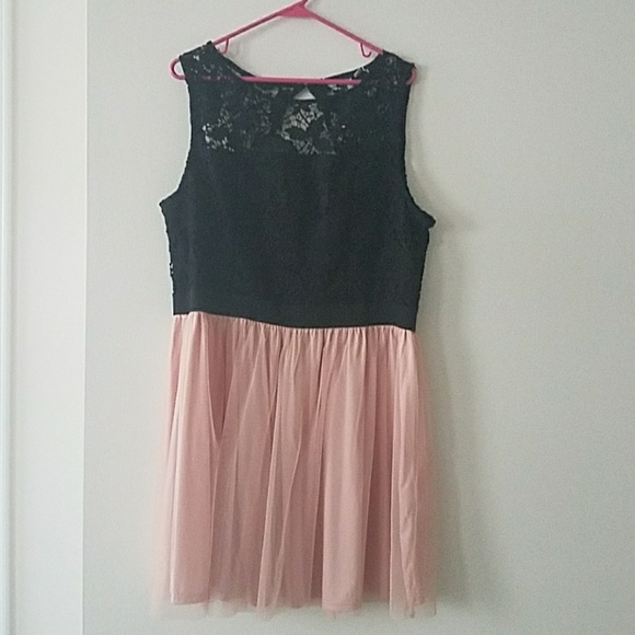 LC Lauren Conrad Dresses & Skirts - Cute NWT dress